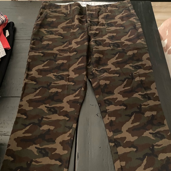 The Rail Other - Men’s Trail camo pants never worn Size 38